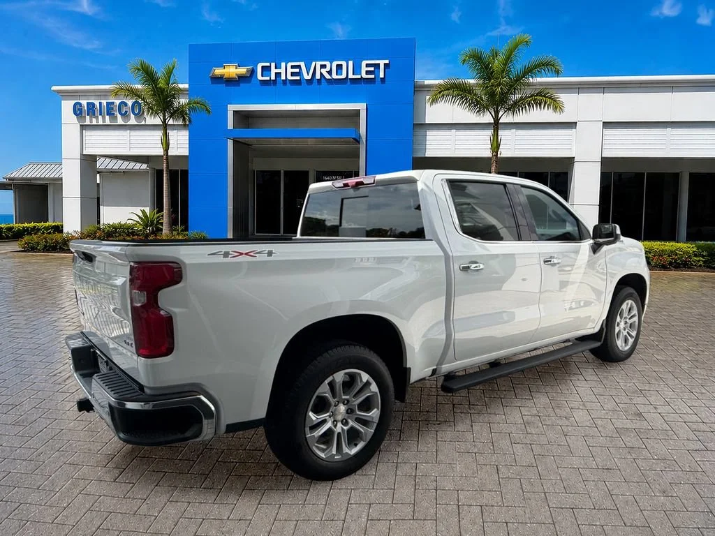 New 2025 Summit White Chevrolet LTZ image 7