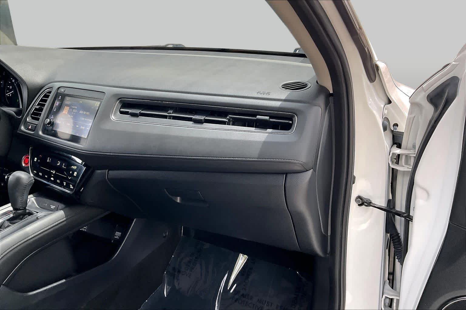 Used 2019 Platinum White Pearl Honda Touring image 19