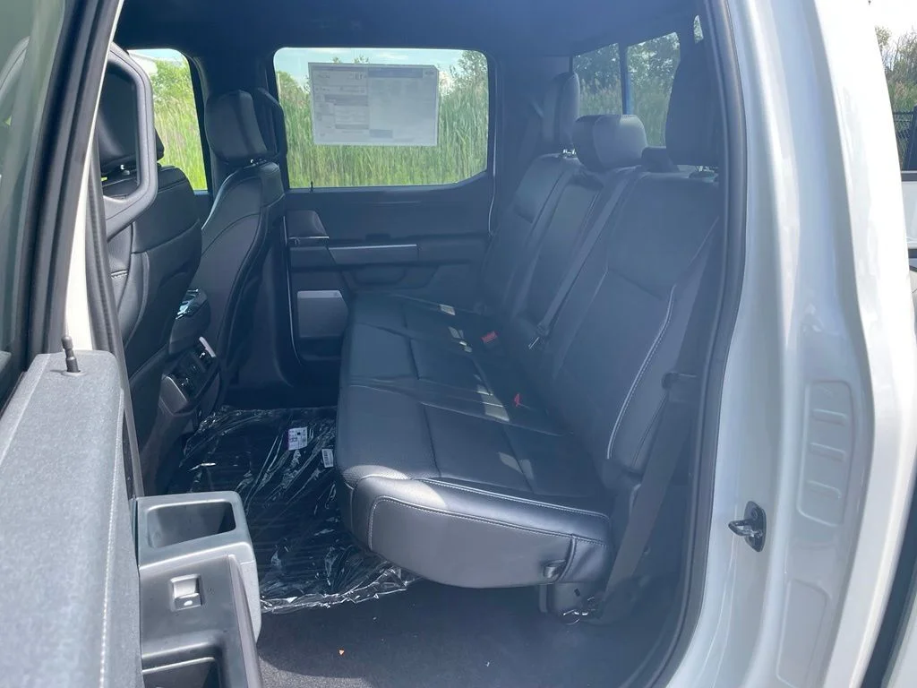New 2026 Star White Metallic Tri-Coat Ford Lariat® image 31