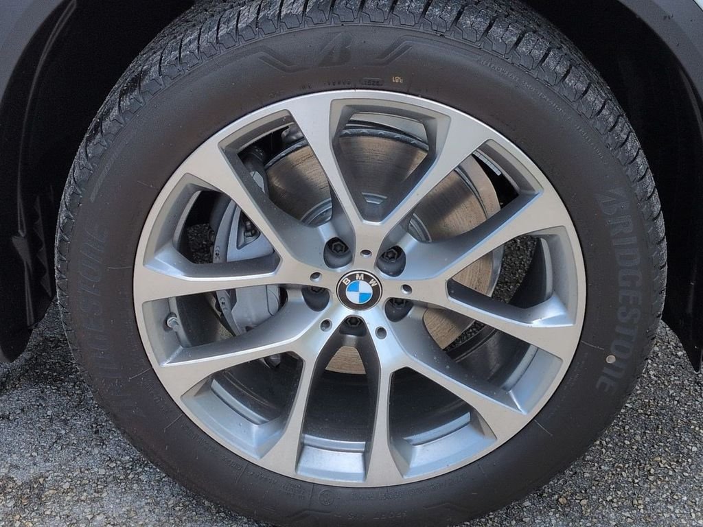 New 2026 Alpine White BMW xDrive40i image 11