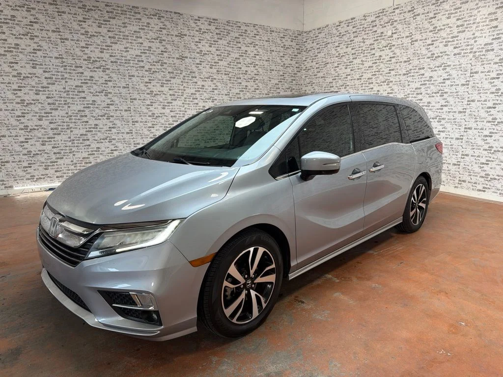 Used 2019 Lunar Silver Metallic Honda Elite image 3