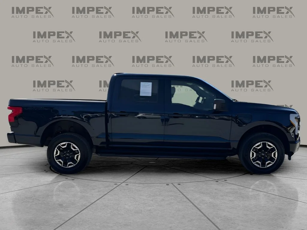 Used 2023 Blue Ford XLT image 6