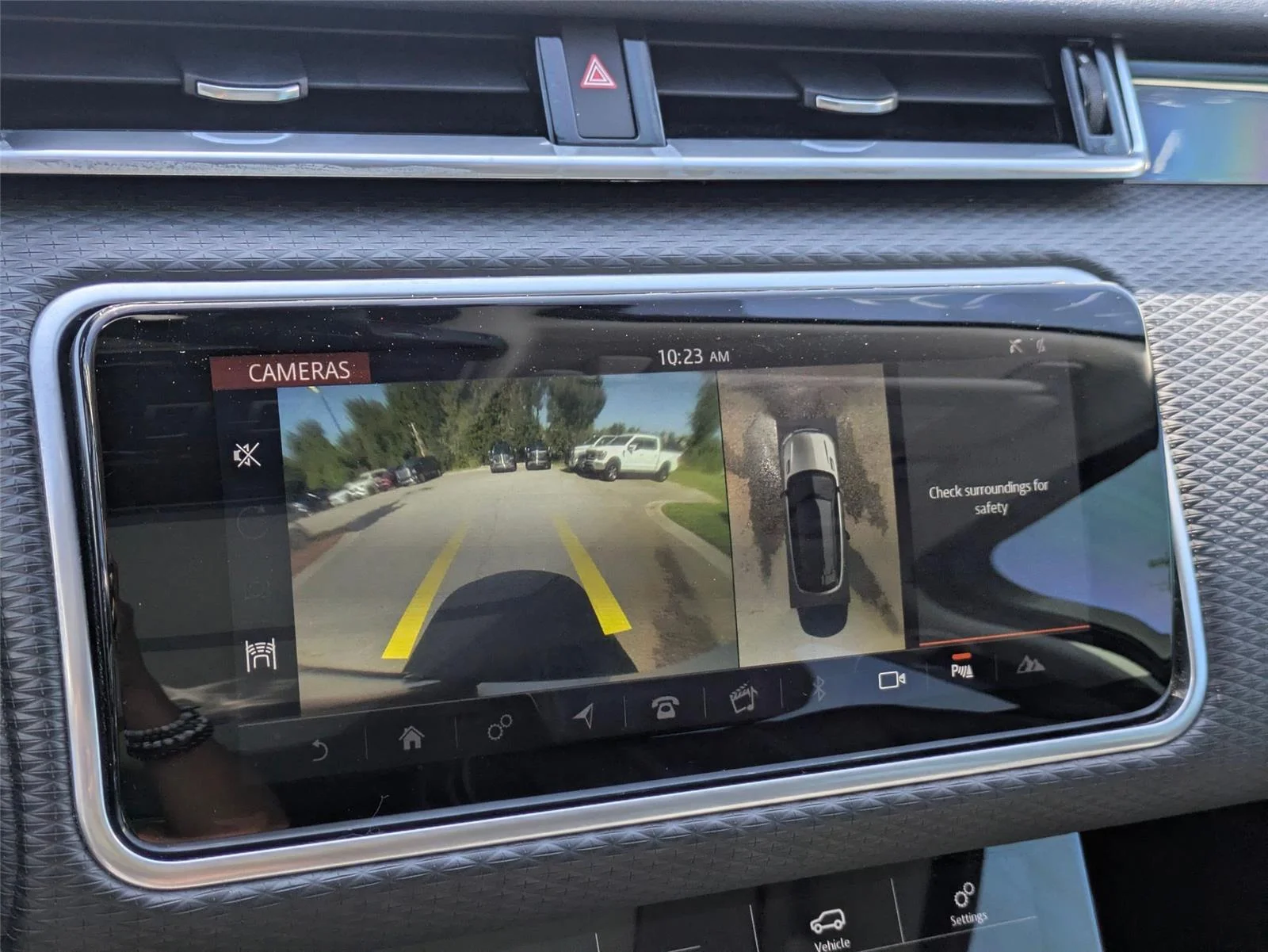 Used 2019 Fuji White Land Rover S image 10