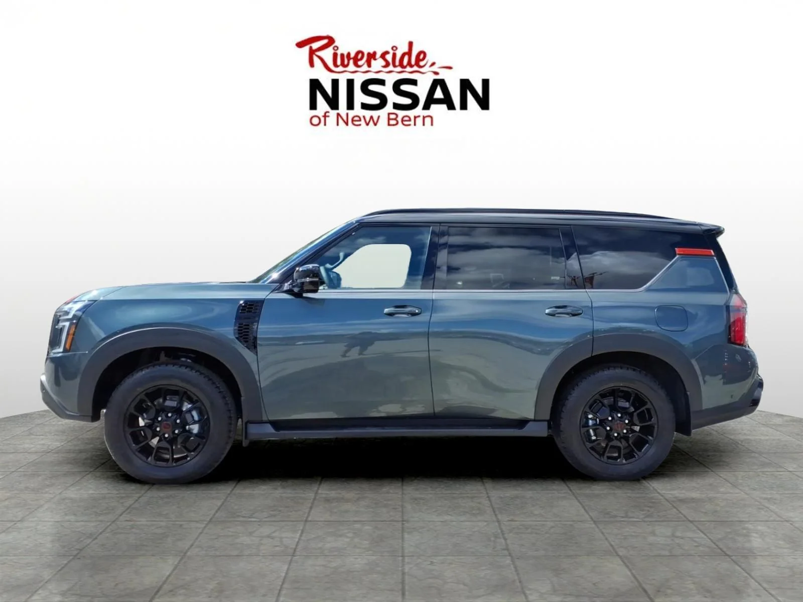 New 2026 Alpine Metallic / Super Black Two-tone Nissan PRO-4X® image 3