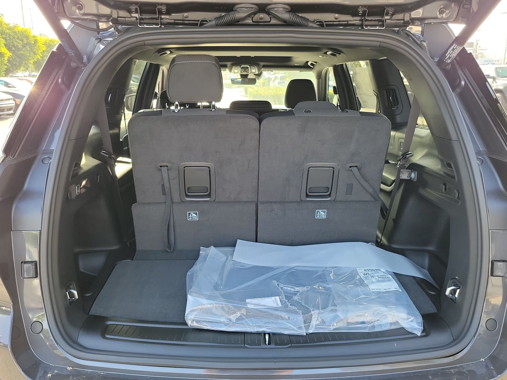 New 2026 Baltic Gray Metallic Clear-Coat Exterior Paint Jeep Laredo X image 23