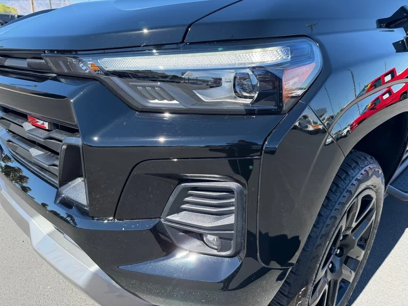 Used 2025 Black Chevrolet Z71 image 26