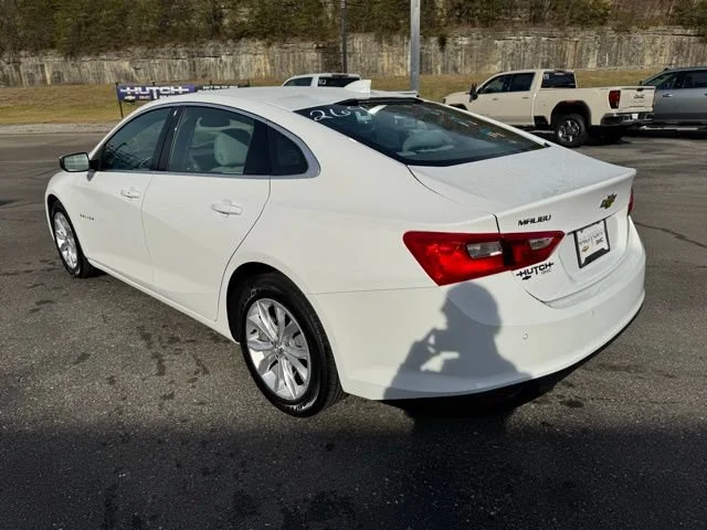 Used 2025 Summit White Chevrolet 1LT image 6