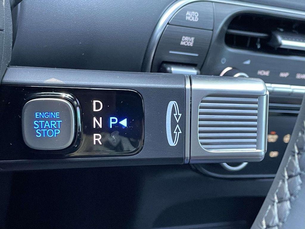 New 2026 Gray Hyundai Blue SEL Premium 7P image 27