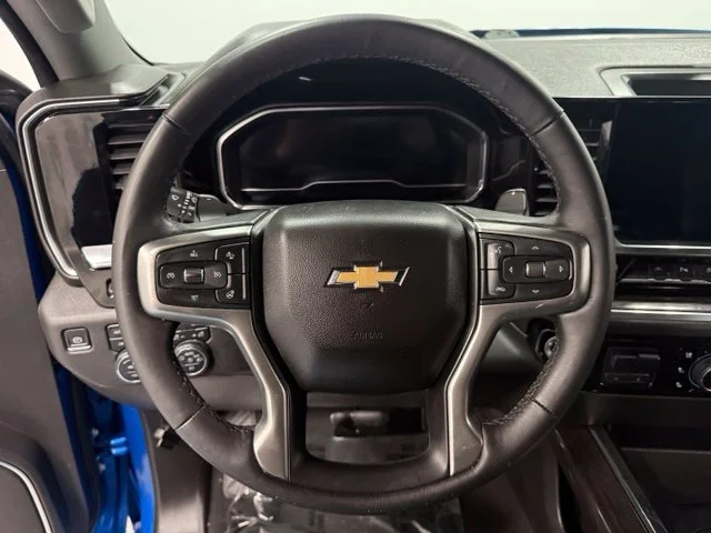 Used 2022 Blue Chevrolet LTZ image 19