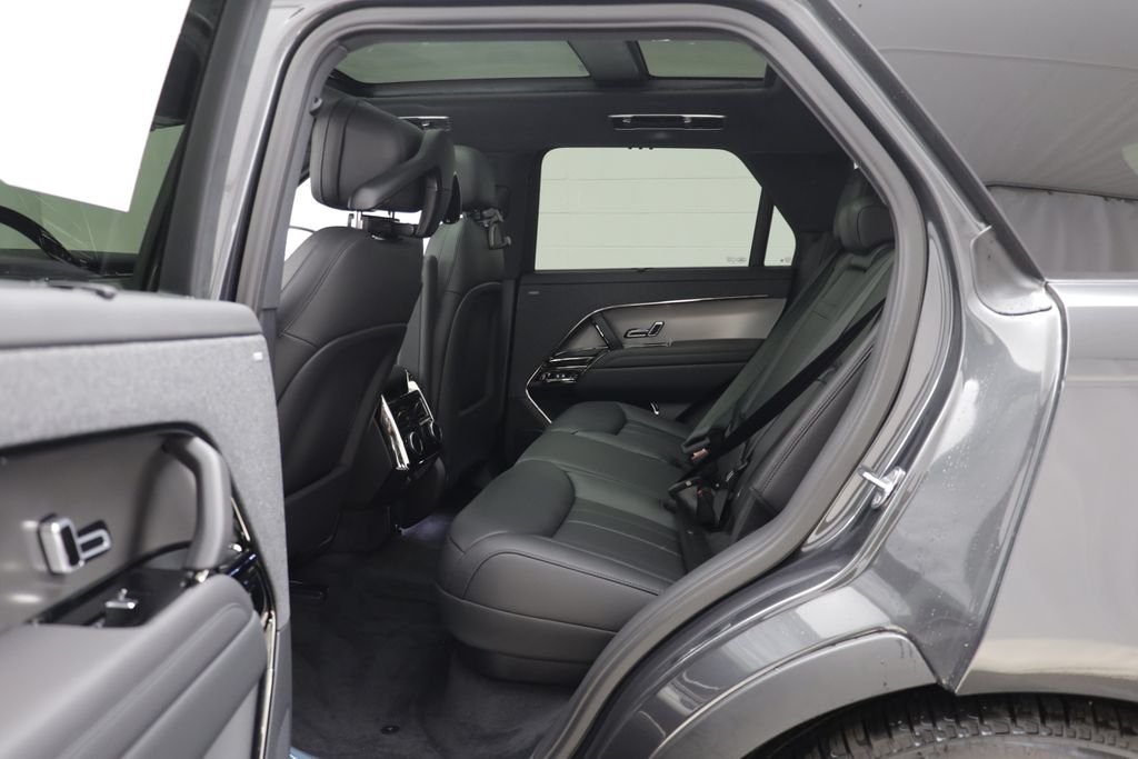 New 2026 Carpathian Grey LAND ROVER SE image 15