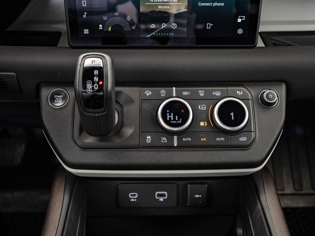 Used 2023 Tasman Blue Metallic Land Rover S image 37