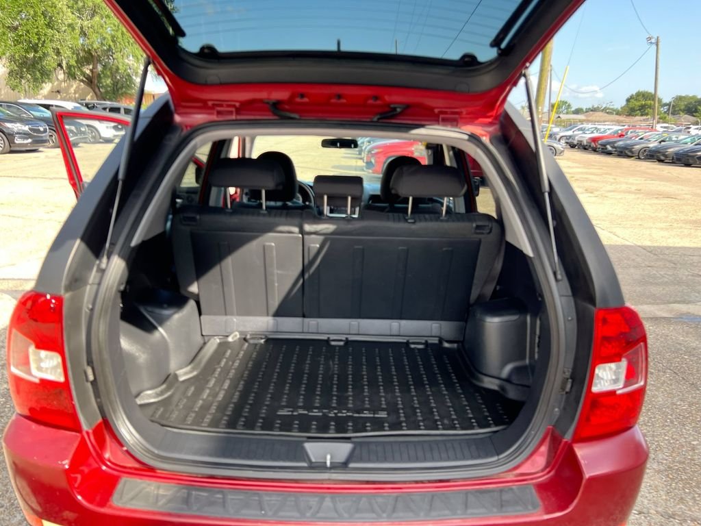 Used 2009 Red Kia LX image 17