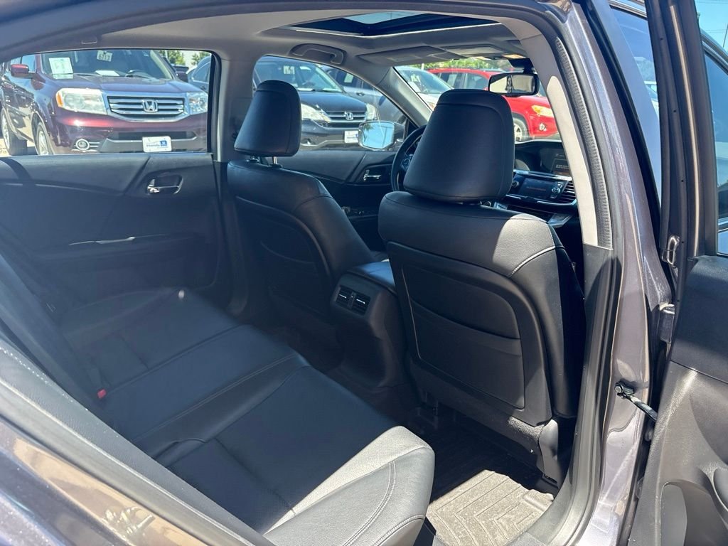 Used 2014 Gray Honda EX-L image 33