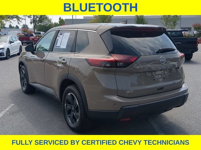 Used 2025 Beige/tan Nissan SV image 9