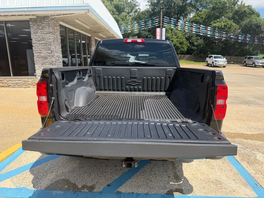 Used 2018 Black Chevrolet Custom image 7