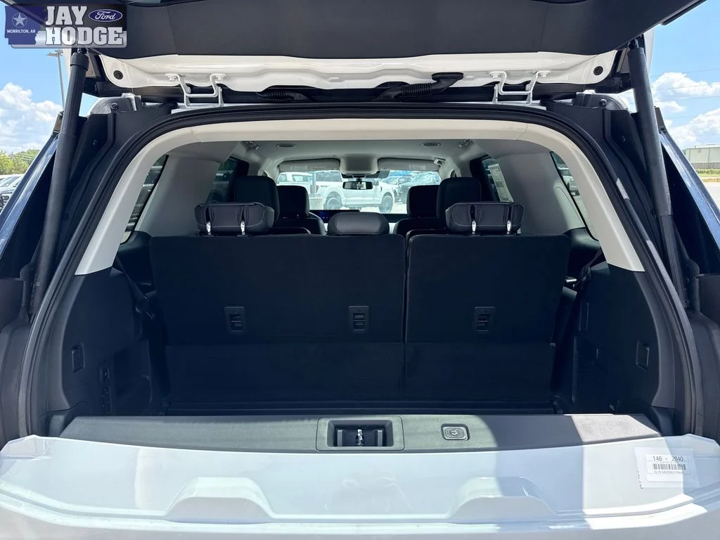 New 2026 Oxford White Ford Active image 26