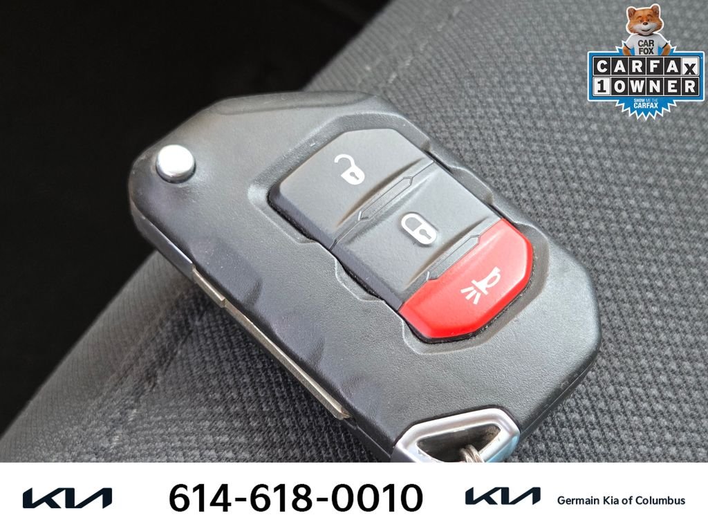 Used 2022 Gray Jeep Overland image 33