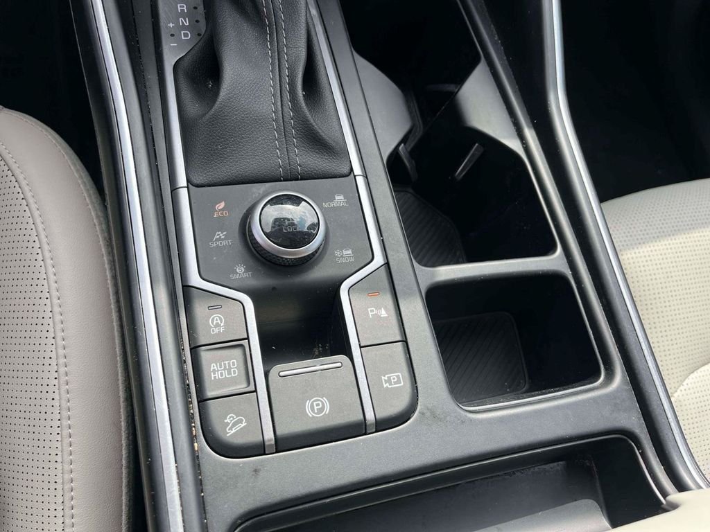 Used 2024 Black Kia S image 19