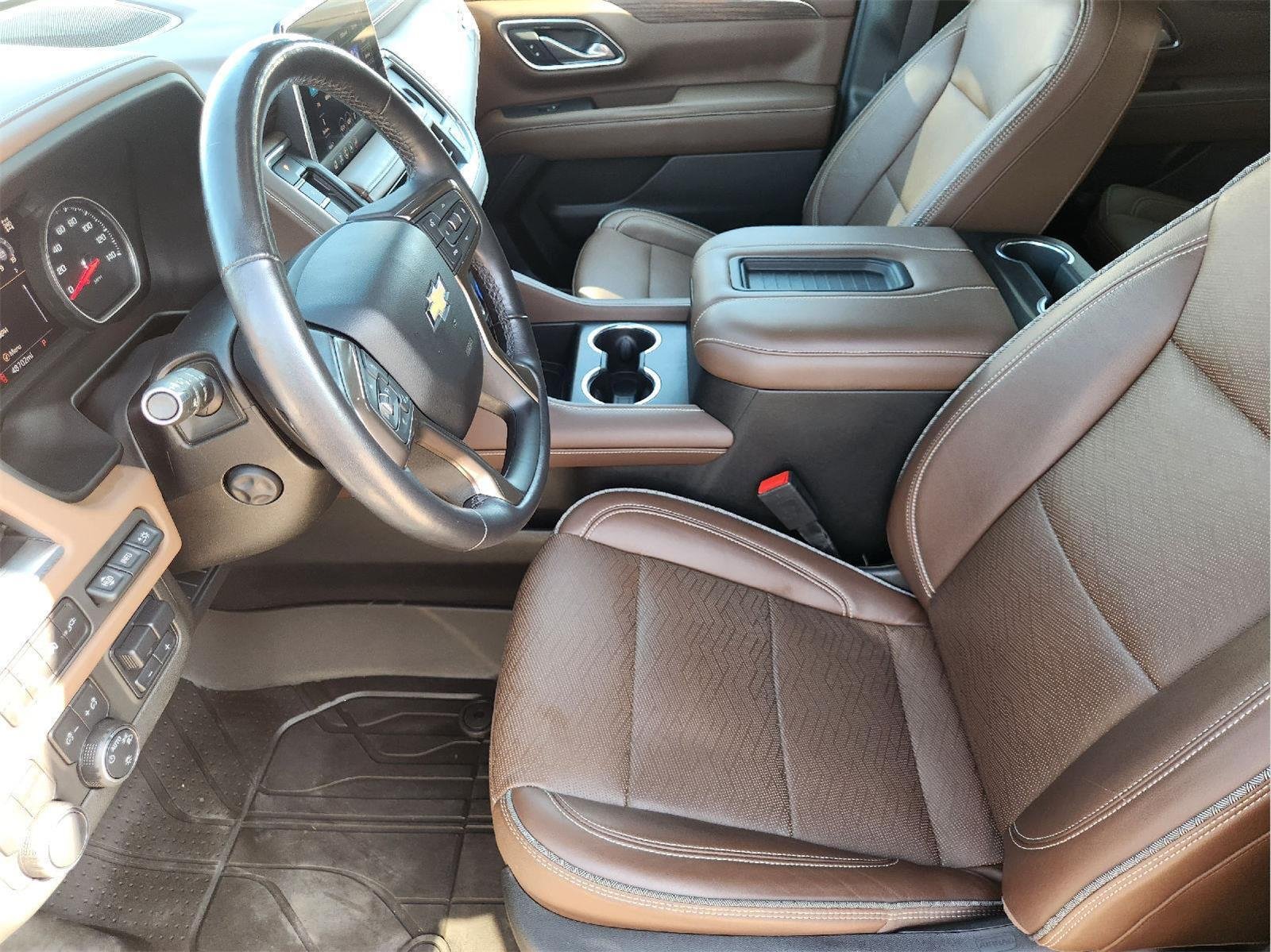 Used 2021 EMPIRE BEIGE METALLIC Chevrolet High Country image 13
