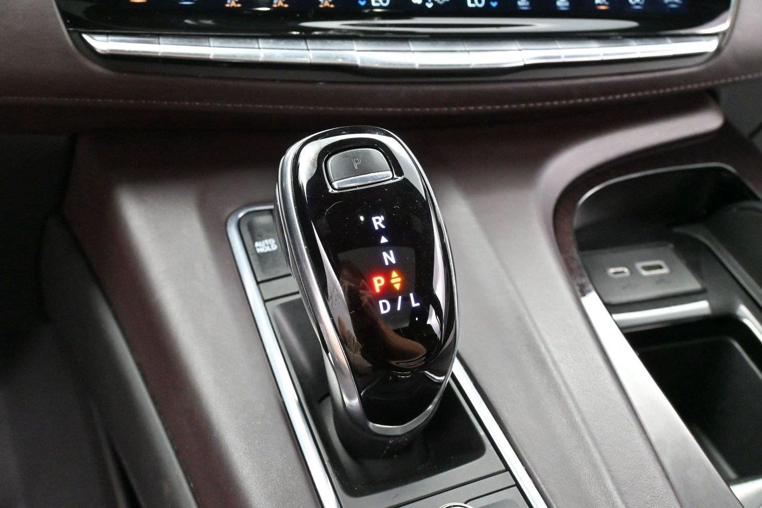 Used 2021 Crystal White Tricoat Cadillac Sport Platinum image 24