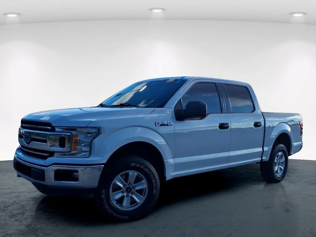 Used 2018 White Ford XLT image 2
