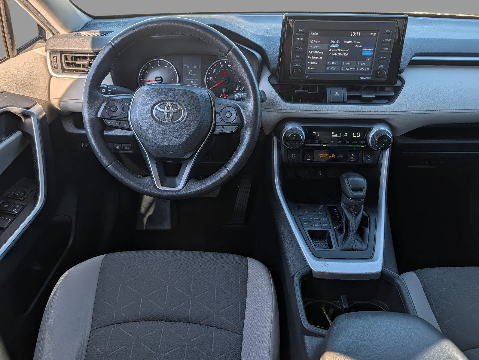 Used 2022 White Toyota XLE image 24