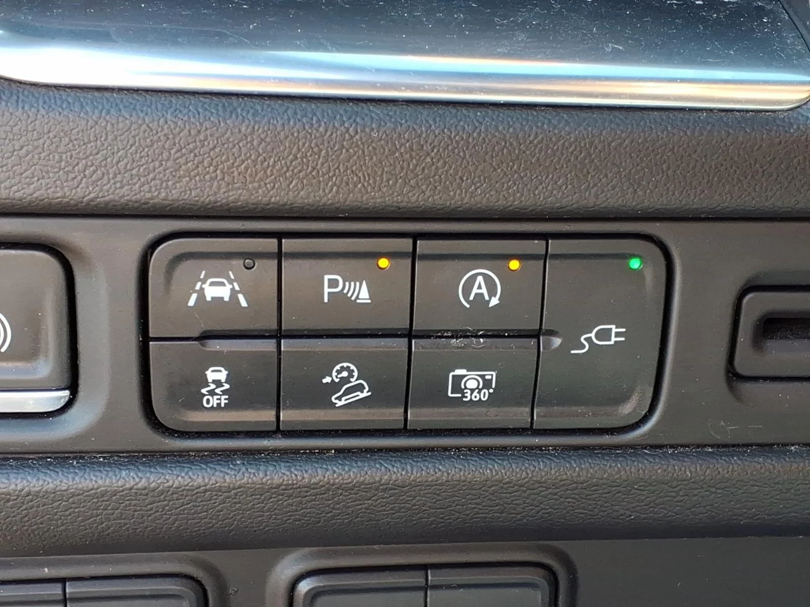 Used 2022 Empire Beige Metallic Chevrolet Z71 image 8