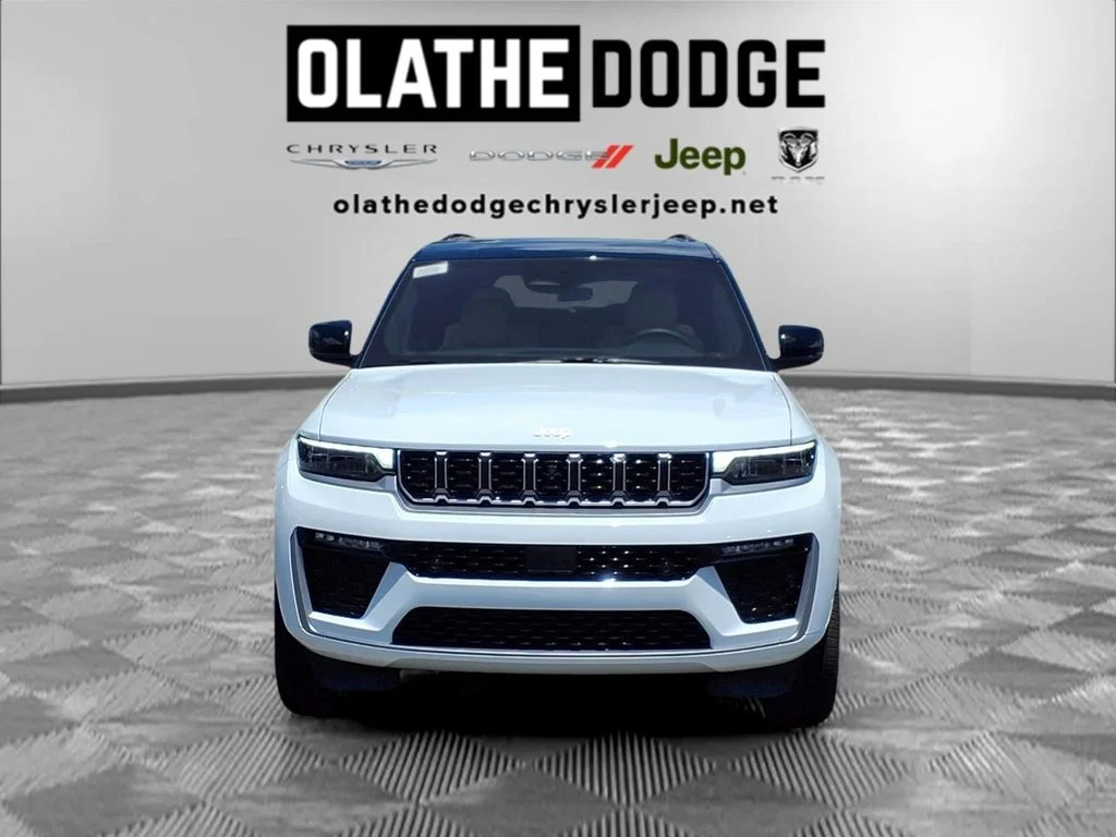 New 2026 Bright White Clear-Coat Exterior Paint Jeep Summit image 30