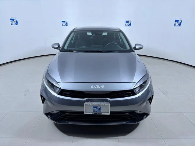 Used 2023 STEEL_GREY Kia LXS image 3