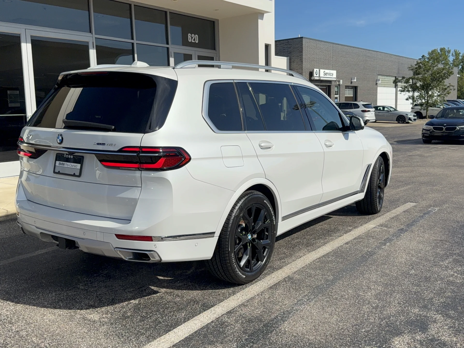Used 2023 Alpine White BMW xDrive40i image 3