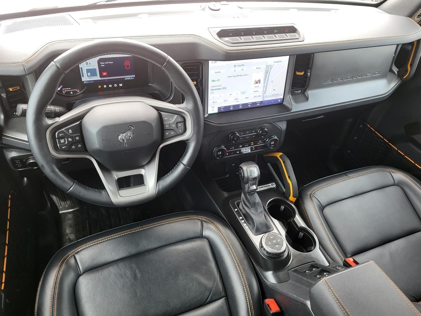 Used 2024 Oxford White Ford Badlands image 16