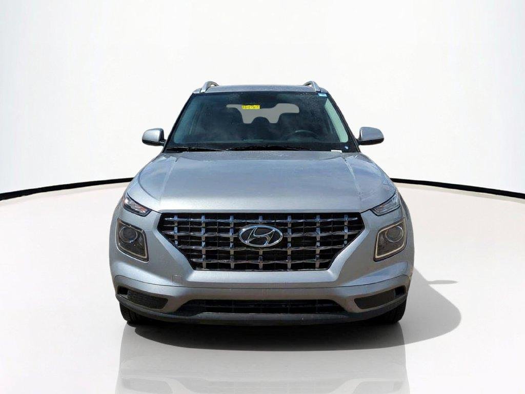 New 2026 Silver Hyundai SEL image 3