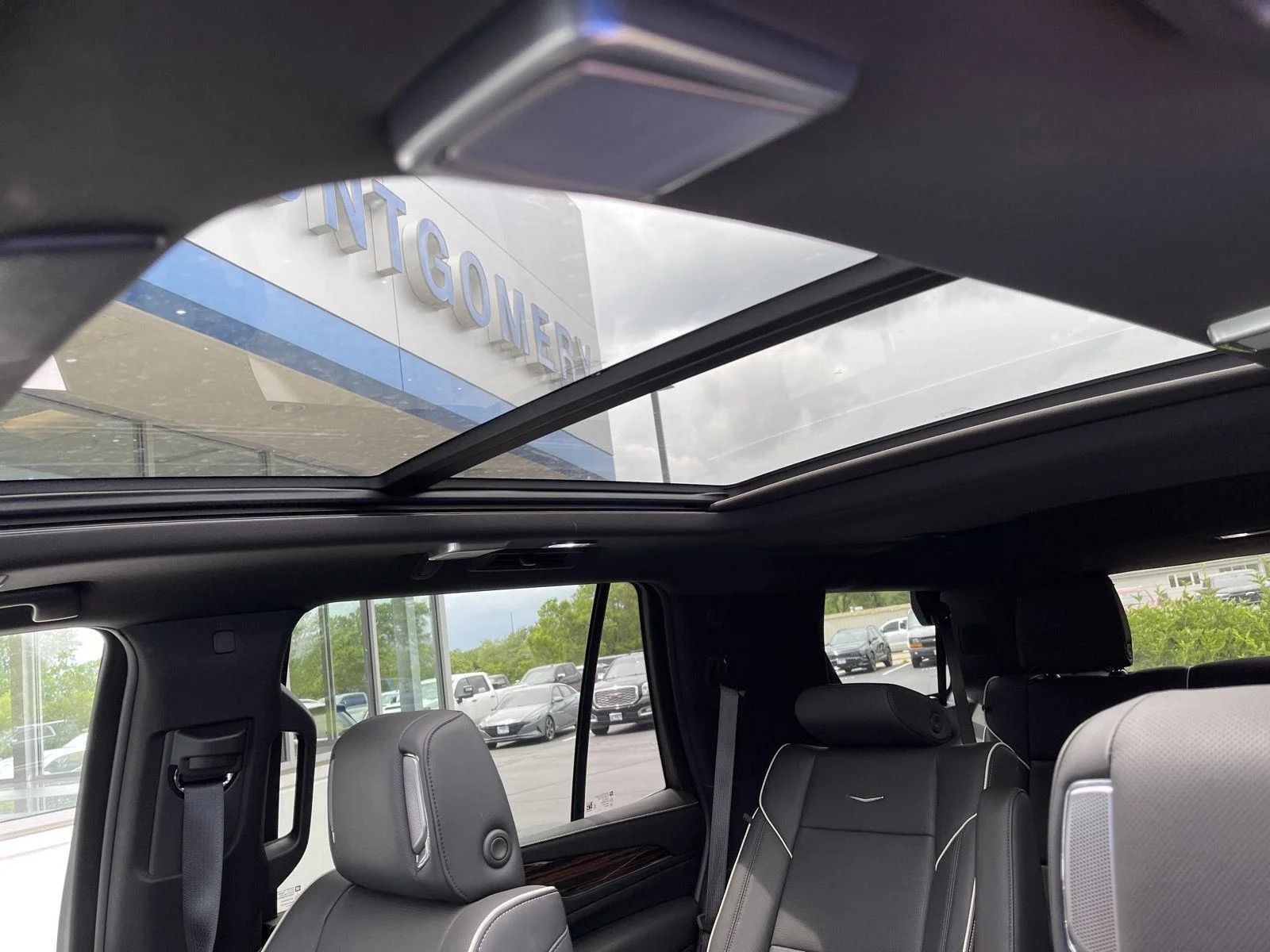 2024 Cadillac Escalade Premium Luxury - Photo 29