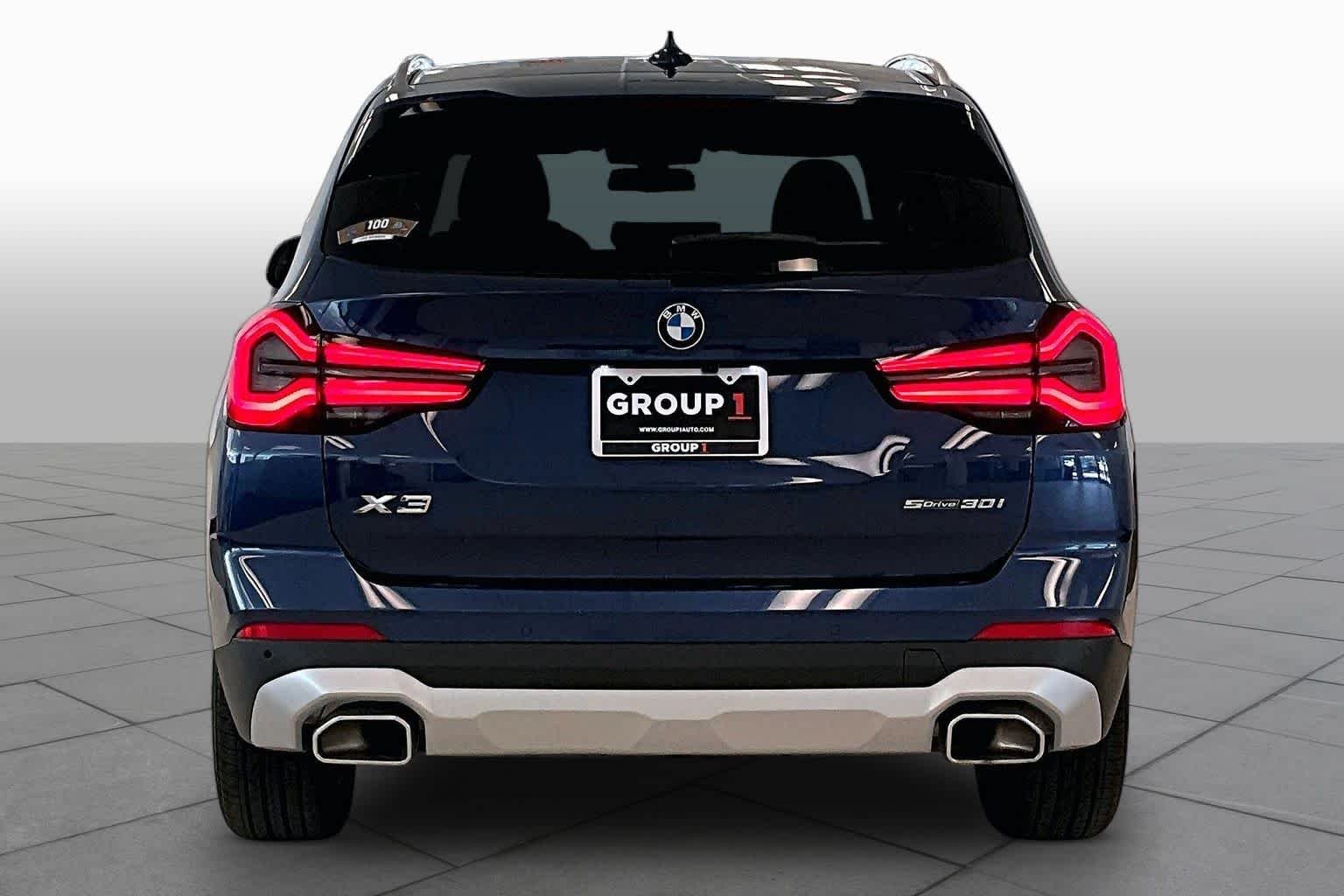 Used 2024 Phytonic Blue Metallic BMW sDrive30i image 4