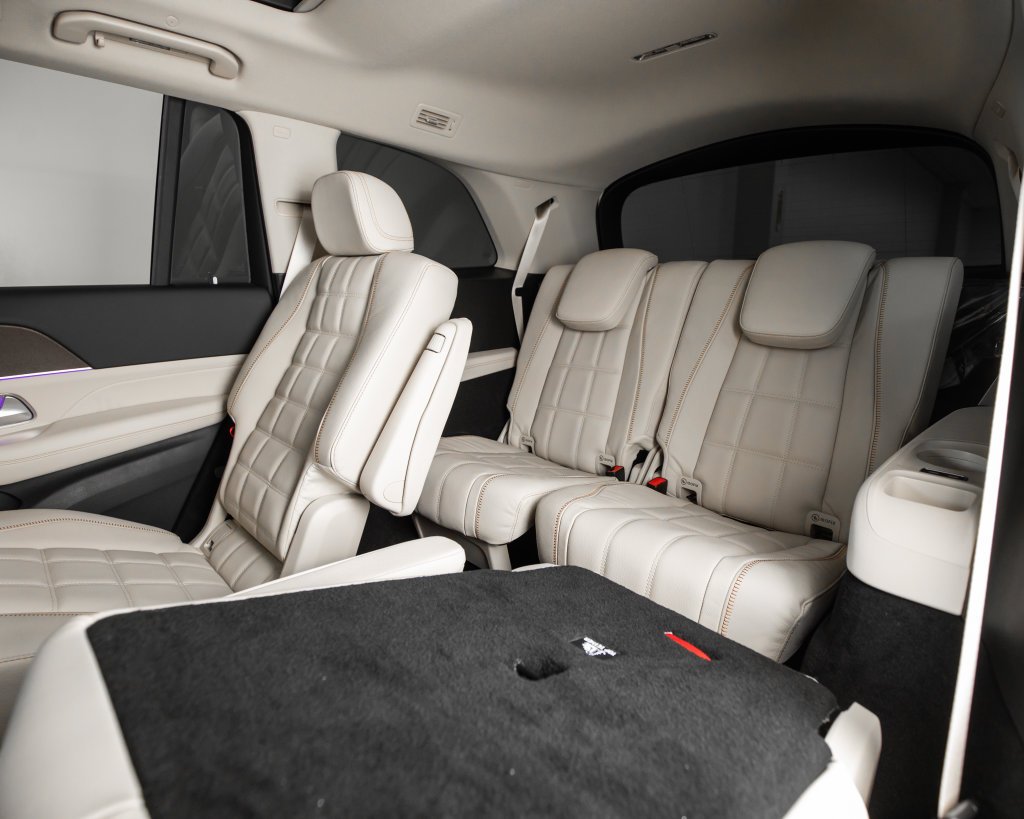 New 2027 Polar White Mercedes-Benz GLS 450 image 10