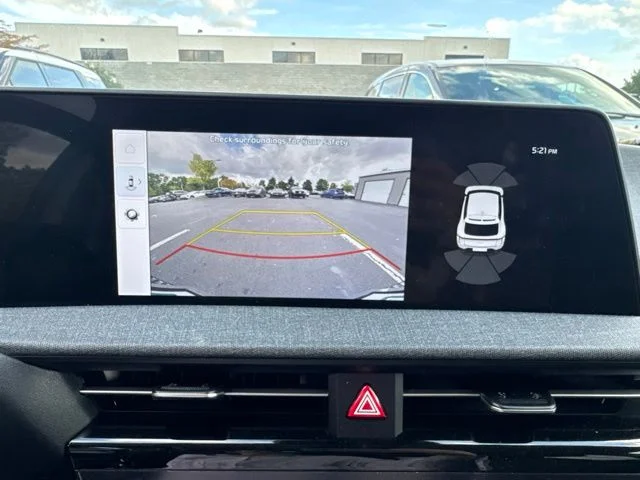 Used 2024 Red Kia Wind image 13
