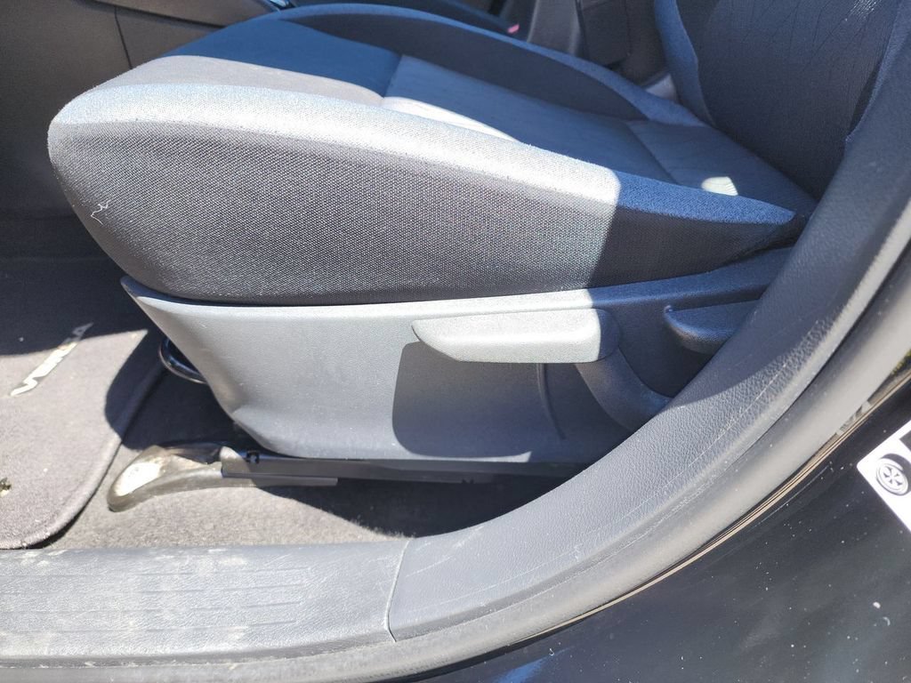 Used 2023  Nissan SV image 12