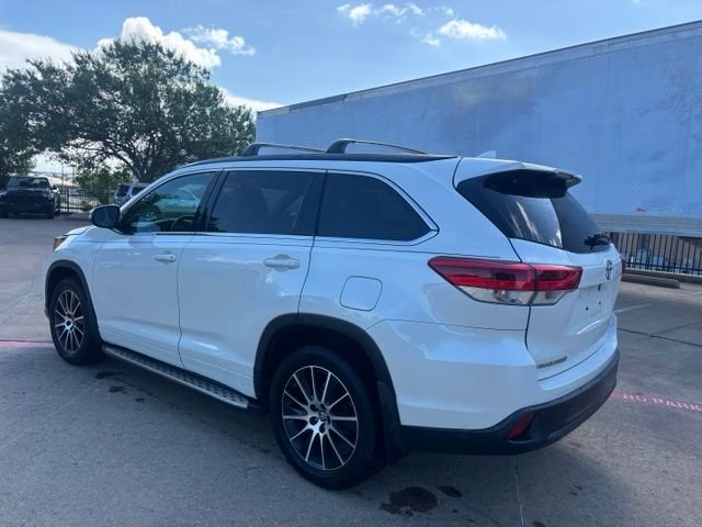 Used 2017 White Toyota SE image 7