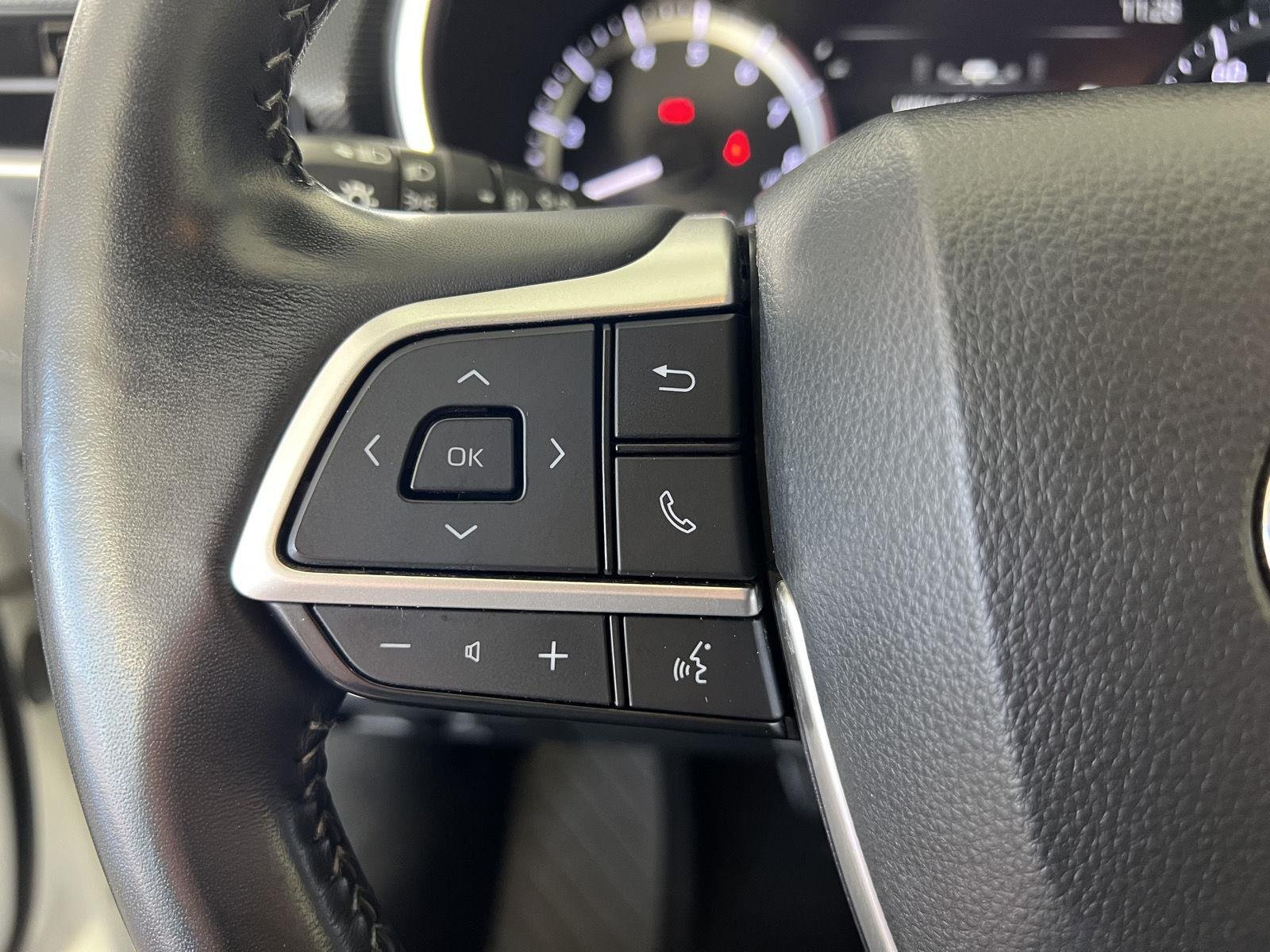 Used 2024 Wind Chill Pearl Toyota XSE image 15