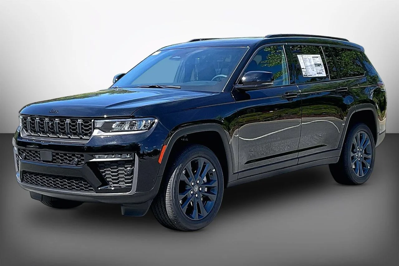 New 2026 Diamond Black Crystal Pearlcoat Jeep 85TH ANNIVERSARY EDITION image 4