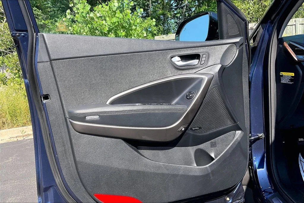 Used 2017 Blue Hyundai Limited Ultimate image 23