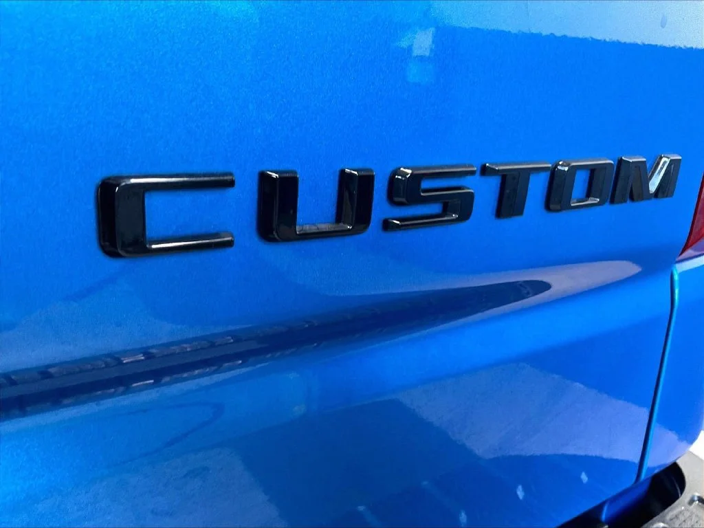 Used 2023 Blue Chevrolet Custom image 28