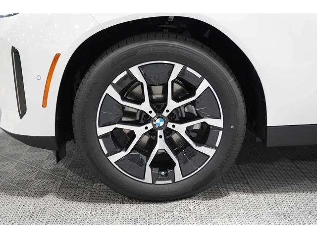 New 2026 Alpine White BMW 30 xDrive image 7