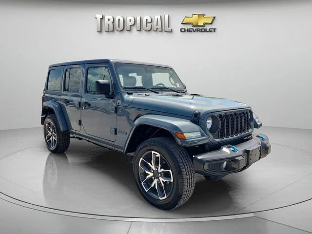 Used 2024 Gray Jeep Sport S image 7