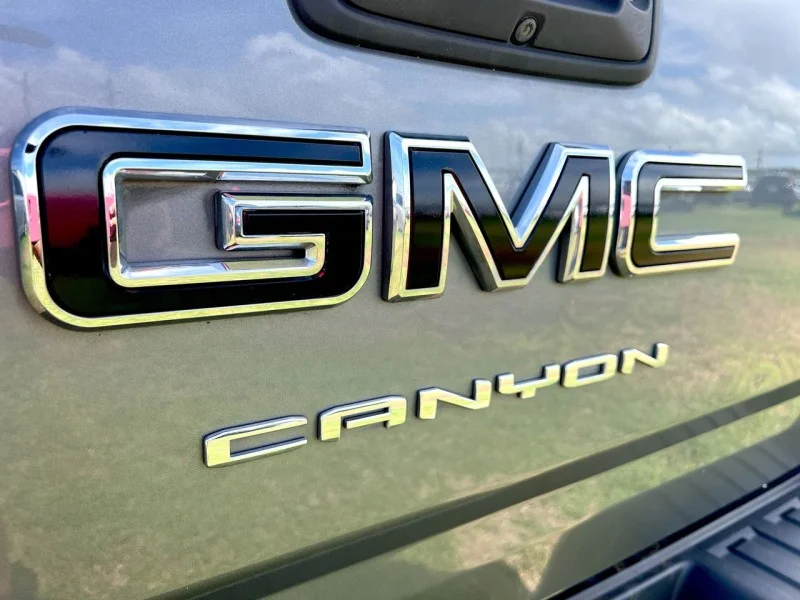 Used 2021 STEEL METALLIC GMC 2WD Elevation Standard image 11