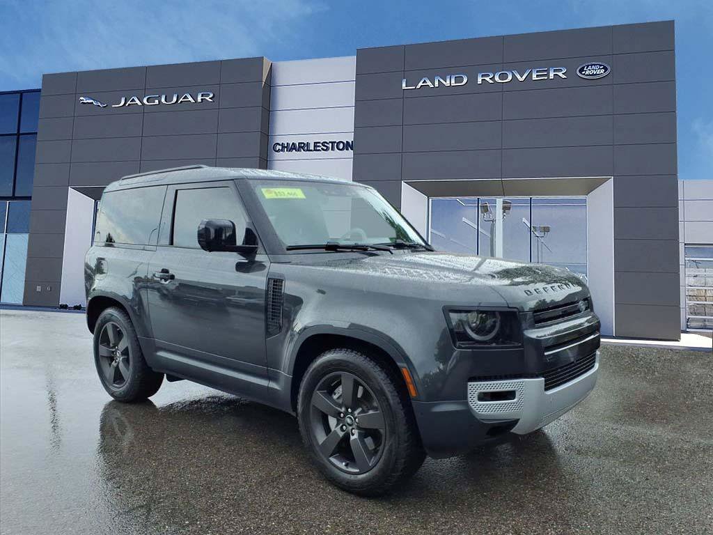 Certified Used 2023 Carpathian Grey Premium Metallic Land Rover SE image 7
