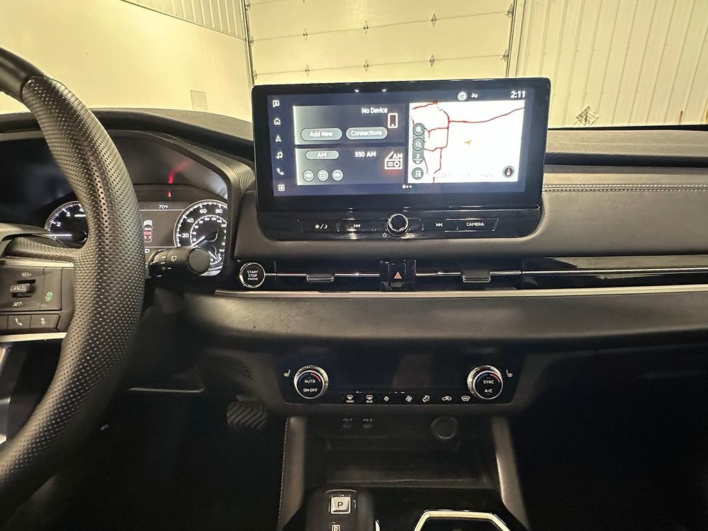 Used 2025 Silver Mitsubishi  image 35