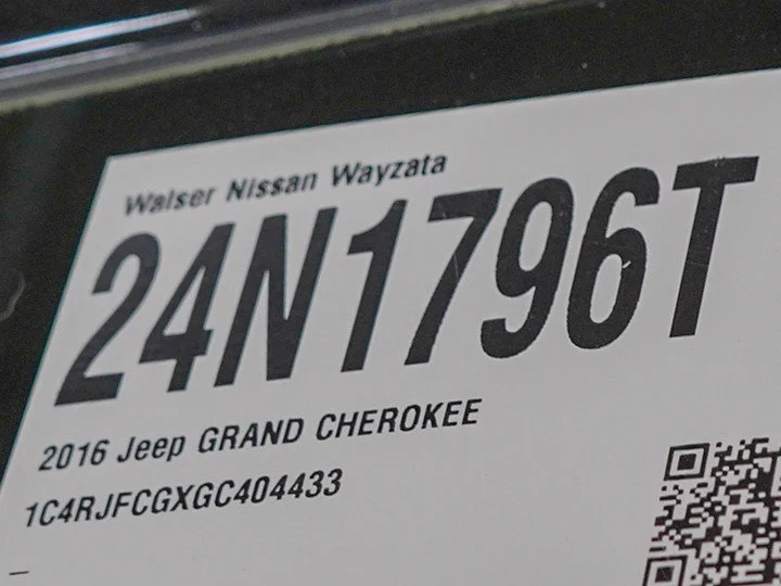 Used 2016 Brilliant Black Crystal Pearlcoat Jeep Overland image 31
