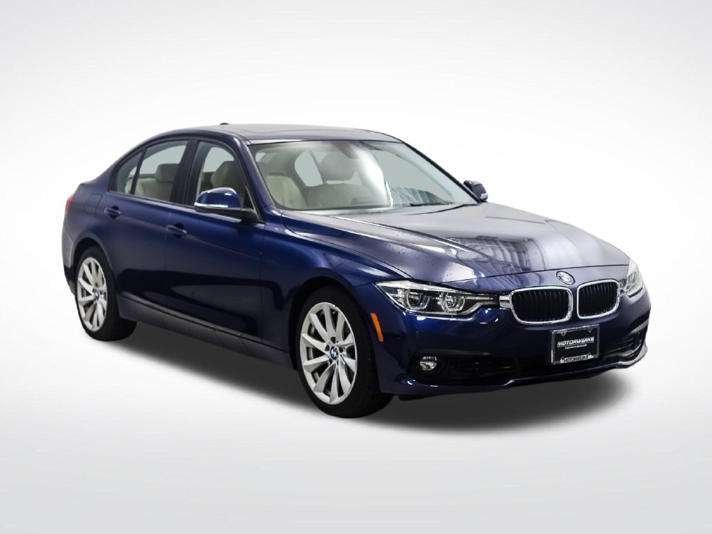 Used 2018 Blue Metallic BMW 320i xDrive image 7