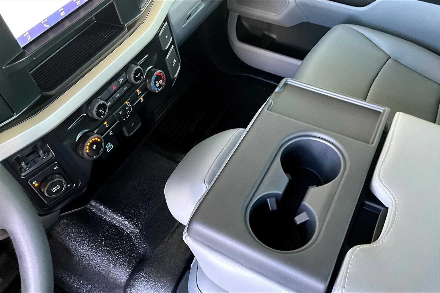 New 2026 Oxford White Ford XL image 8